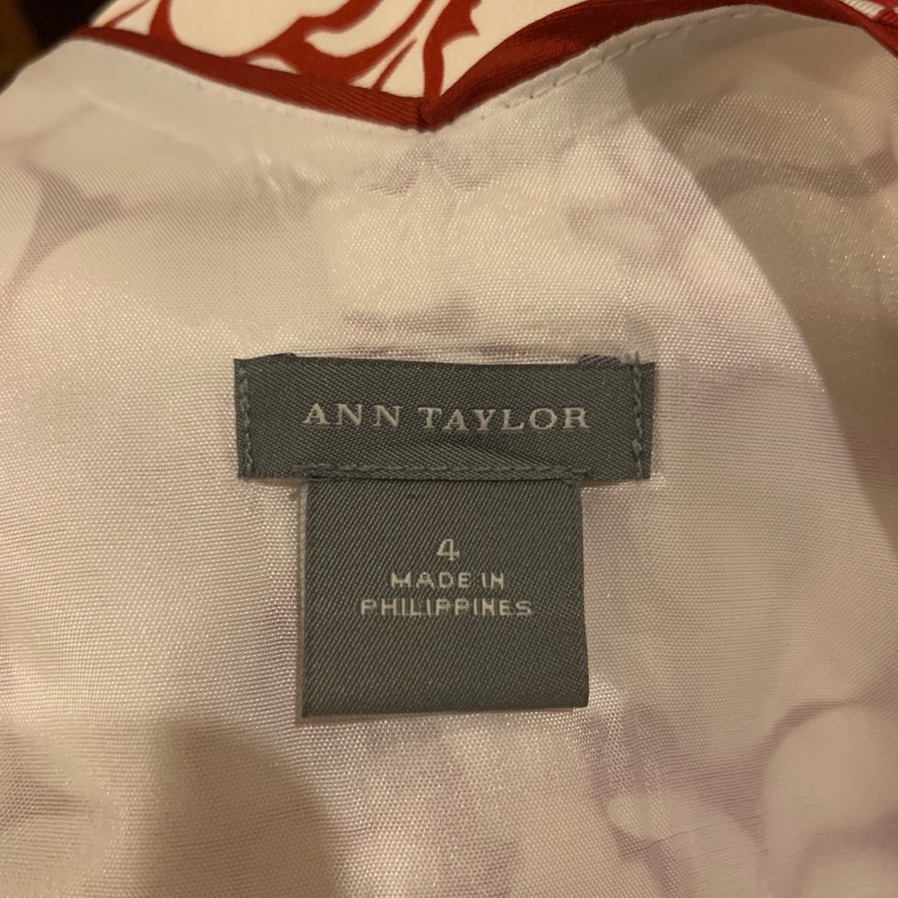 Dress - Picture 4 of 4